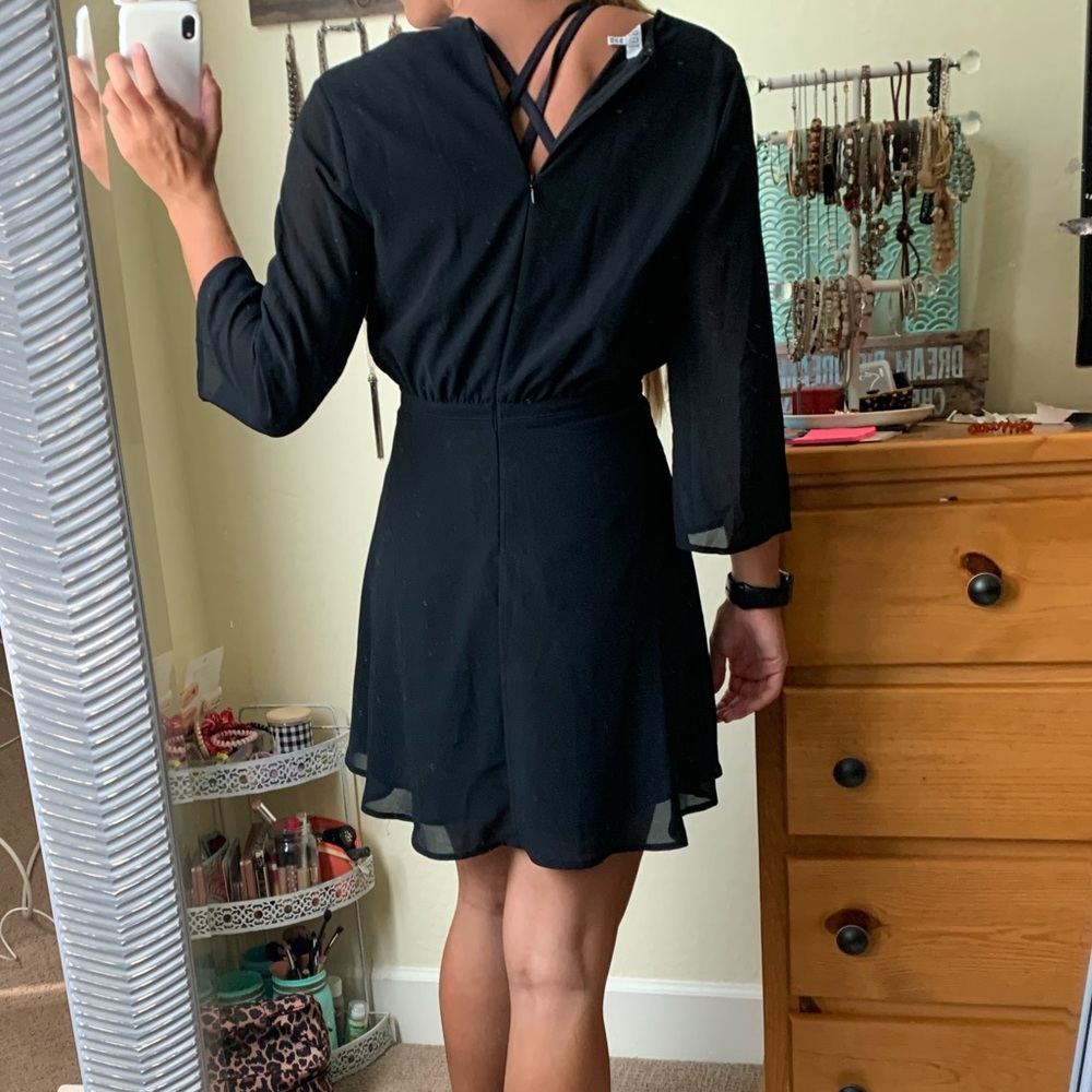 Cute long sleeve little black dress🖤 - Picture 4 of 8